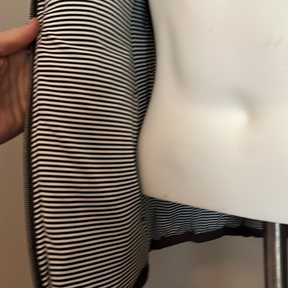 Fall is best time! 🍁🍁 MNY performance Vest, reversible! - Picture 3 of 4